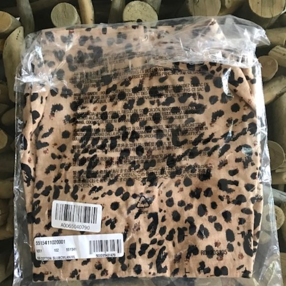 BANANA REPUBLIC Animal Print Slub Cotton-Modal Scoop-Neck T-Shirt - Picture 9 of 10